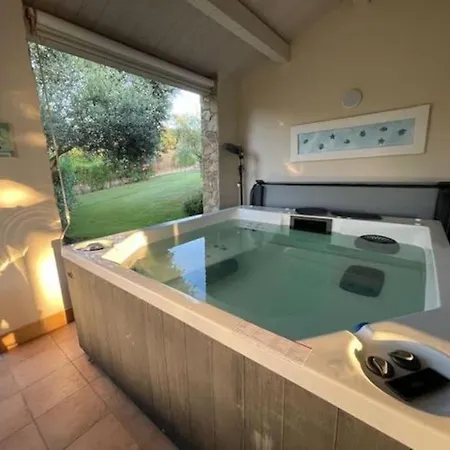 Giulia Con Piscina * Кастиадас